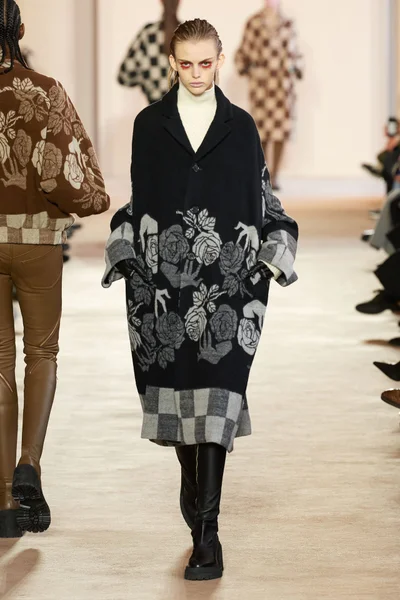 Look 8